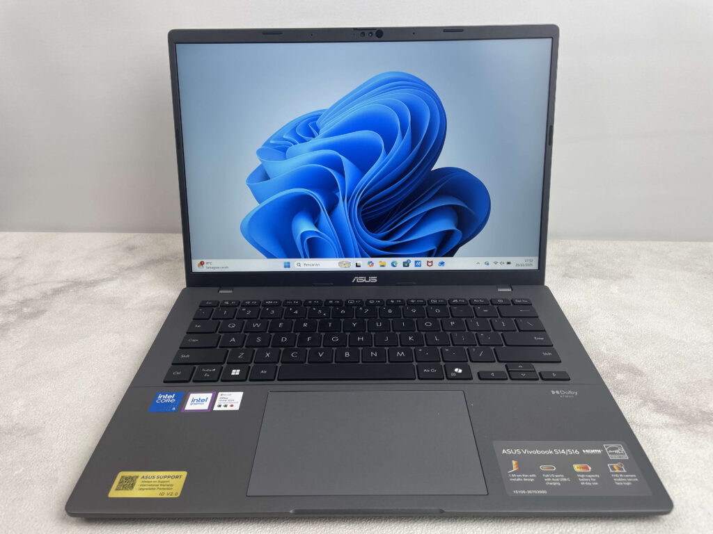 Layar ASUS Vivobook S14 (S3407VA)
