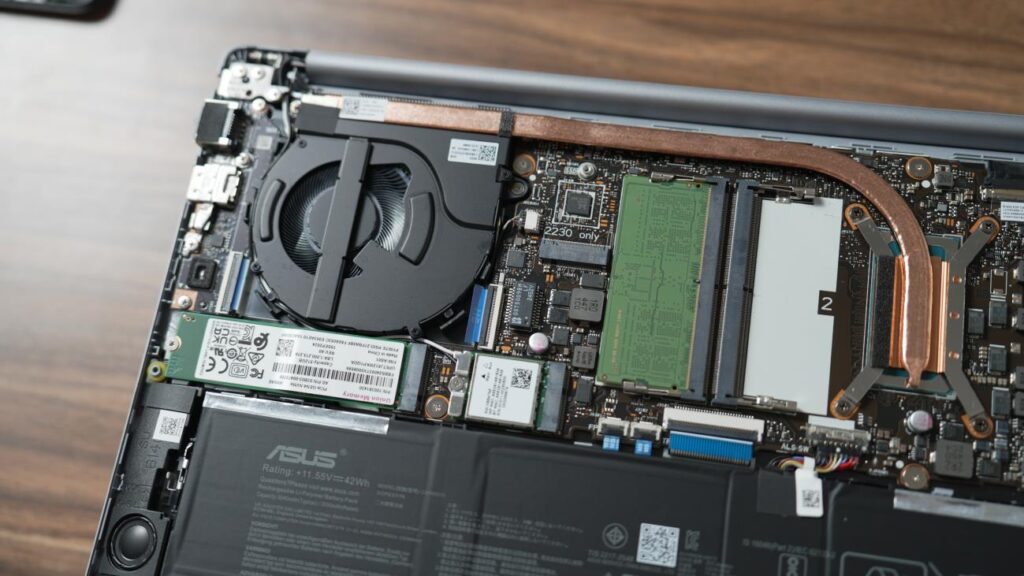 komponen ASUS ExpertBook P1