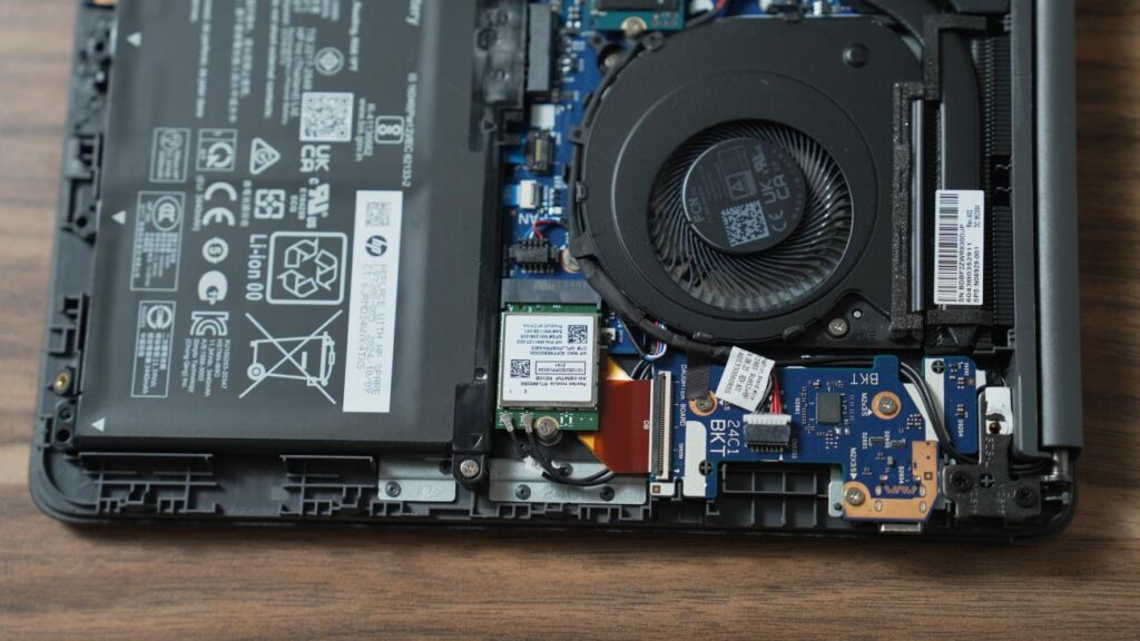 komponen ASUS ExpertBook P1