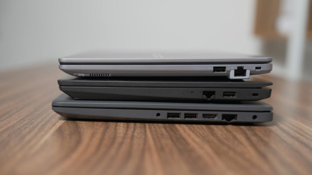 konektivitas port ASUS ExpertBook P1